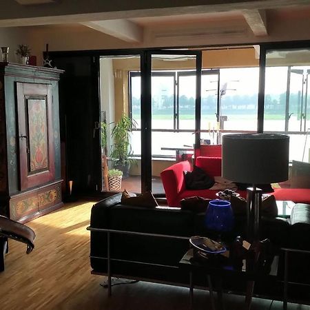 Grosszuegiges Zimmer Mit Badezimmer In Rheinwohnung Colonia Esterno foto